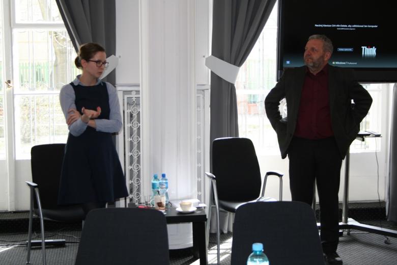 na zdjęciu Anna Mazurczak i Dariusz Supeł z Biura RPO
