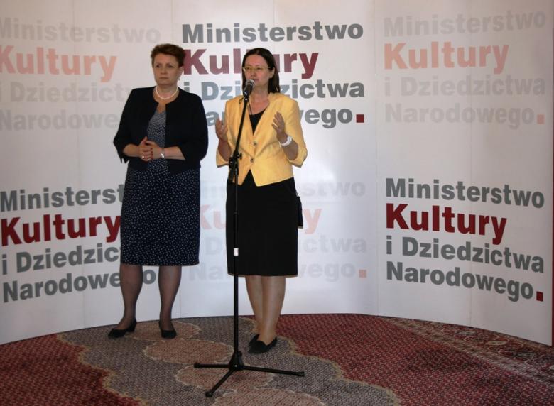 na zdjęciu prof. Małgorzata Omilanowska i prof. Irena Lipowicz 